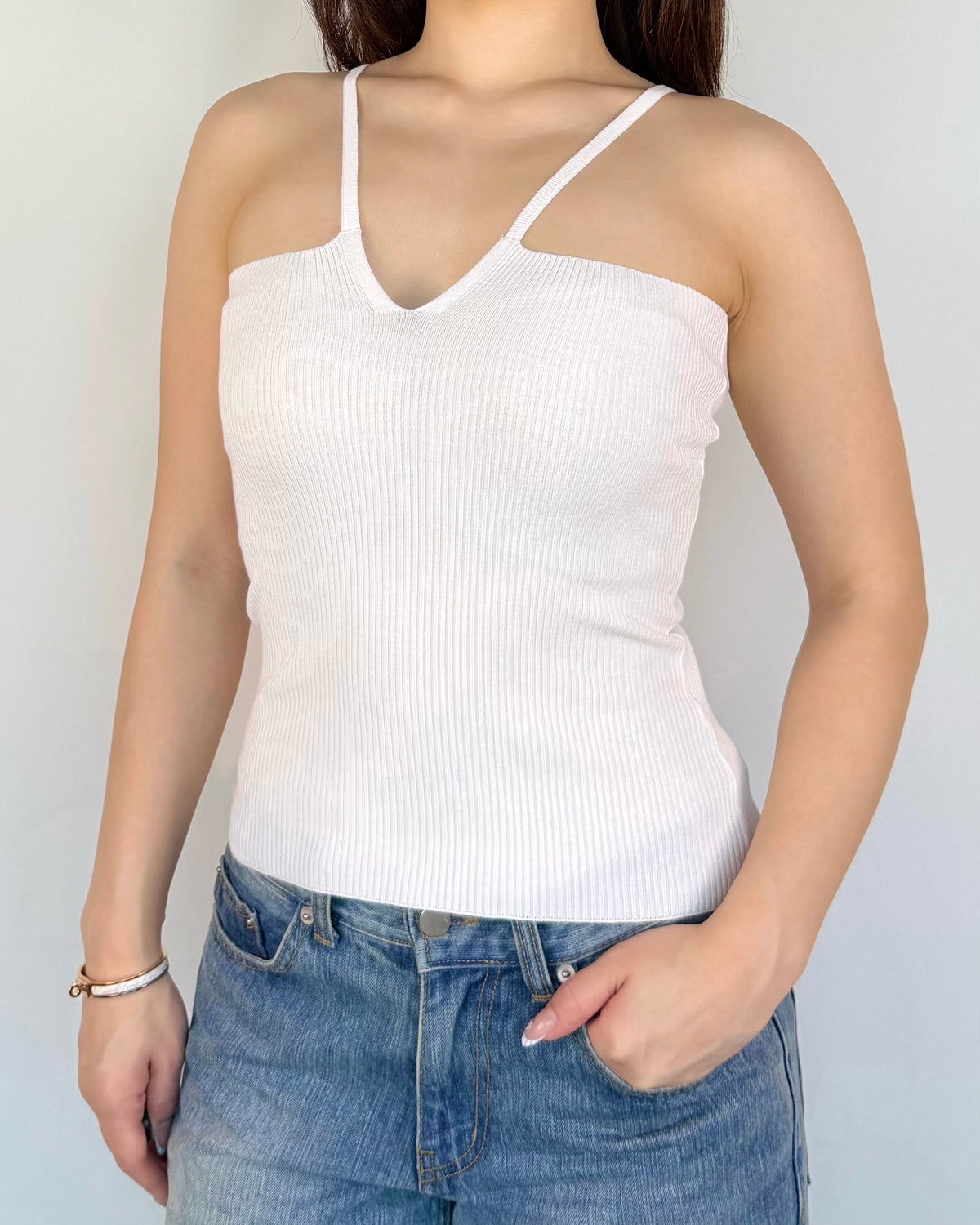 Effortless V-Neck Knit Top 
質感V領坑紋針織背心