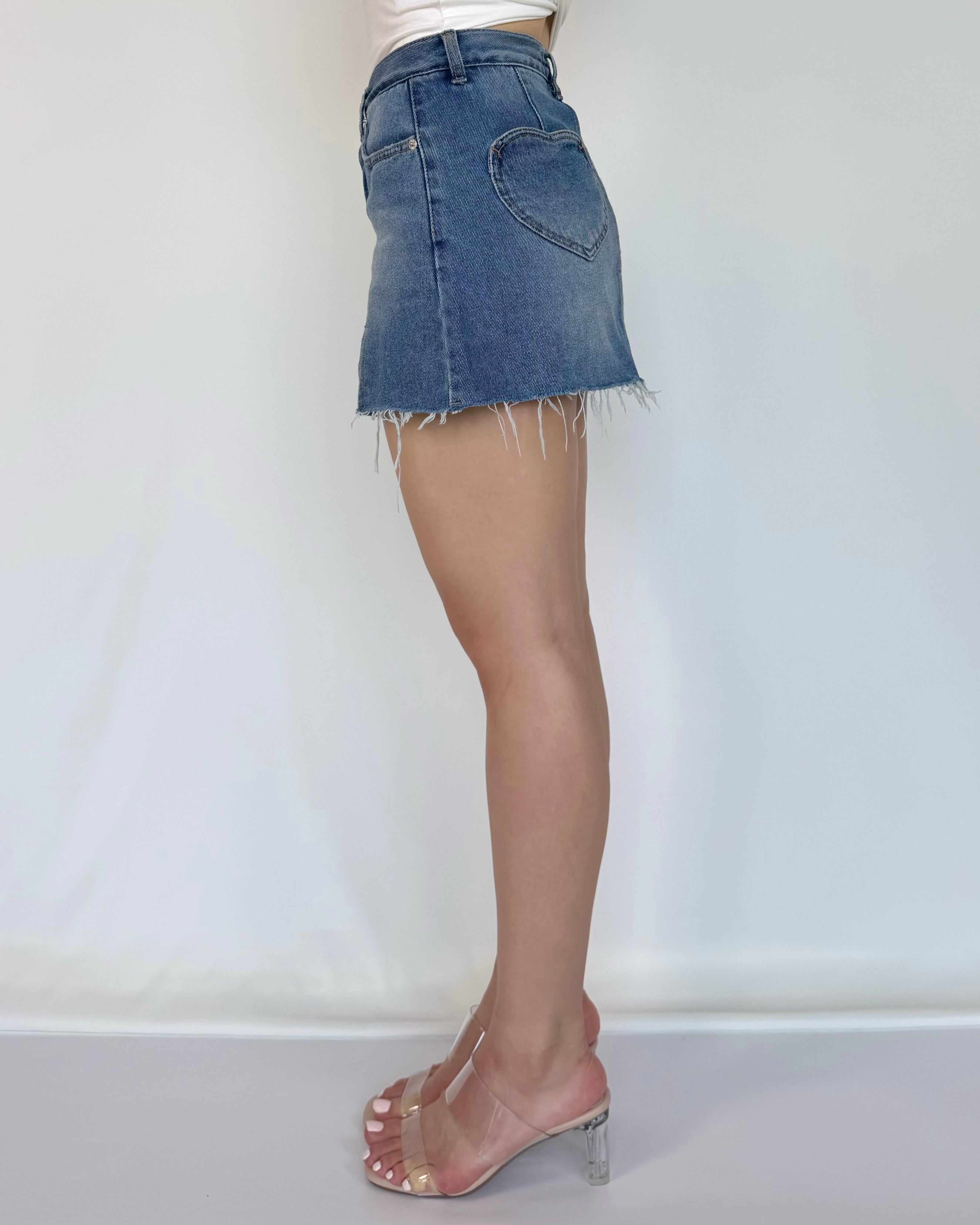 Sweetheart Denim Mini Skirt
愛心口袋牛仔短裙