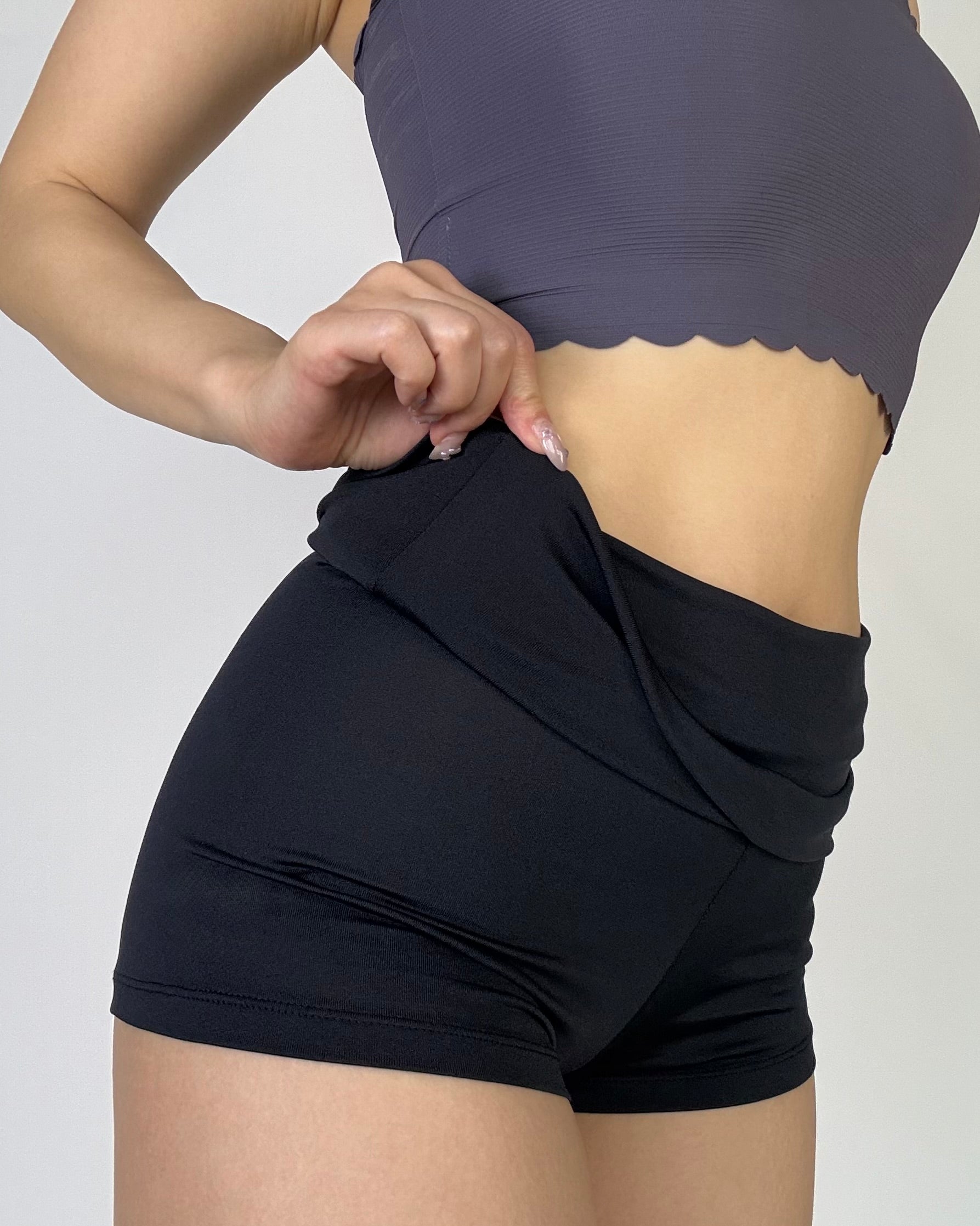 Fold-Down High Waist Shorts
高腰可反摺運動短褲