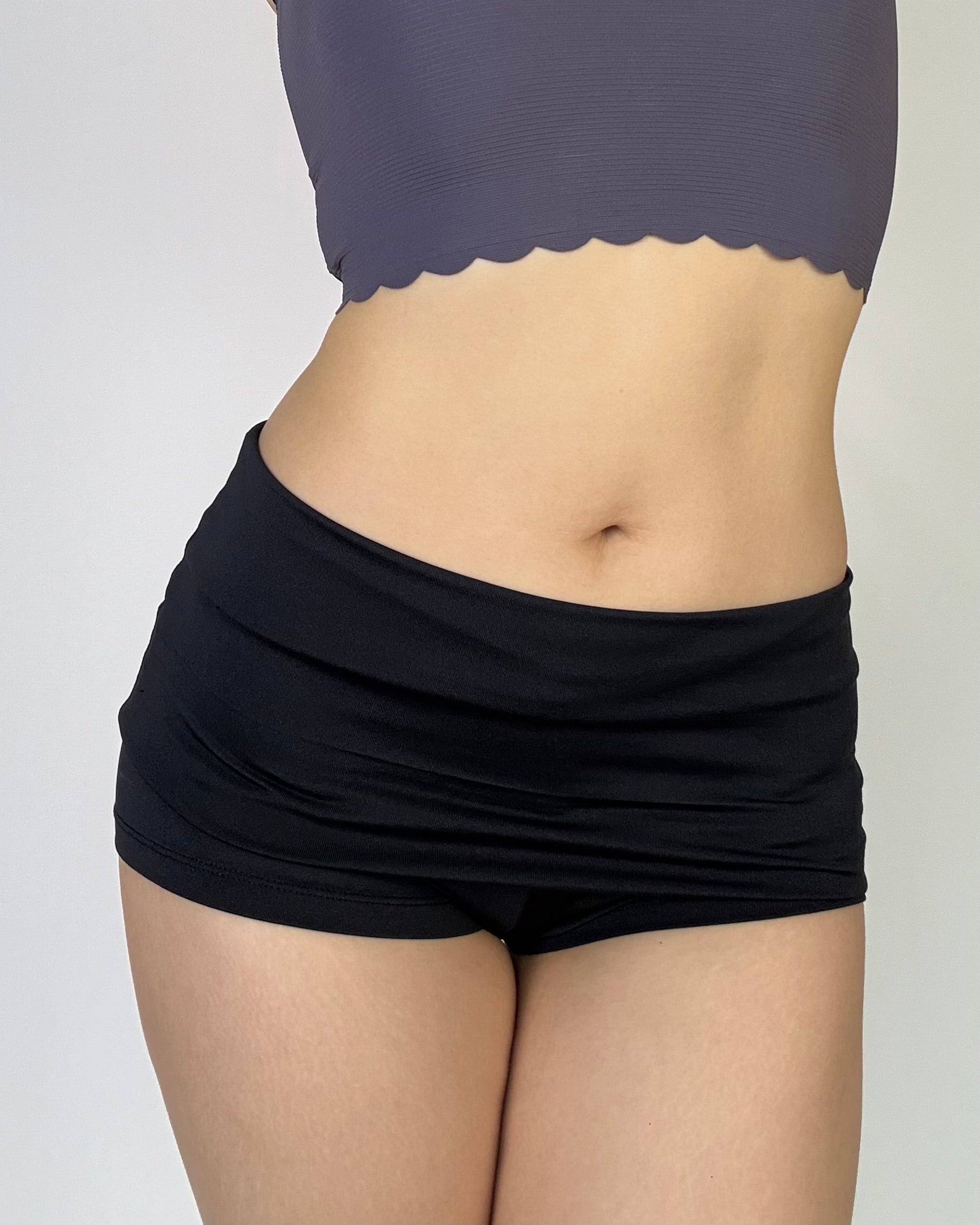 Fold-Down High Waist Shorts
高腰可反摺運動短褲