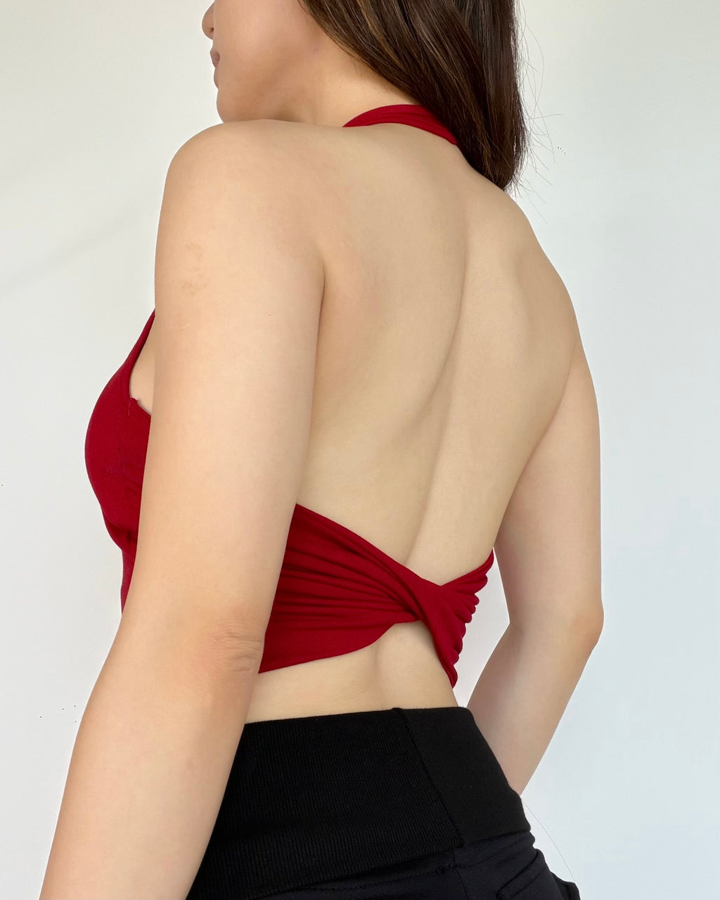 Back Muse Halter Top with Built‑In Pads
露背掛頸連 Pad 上衣
