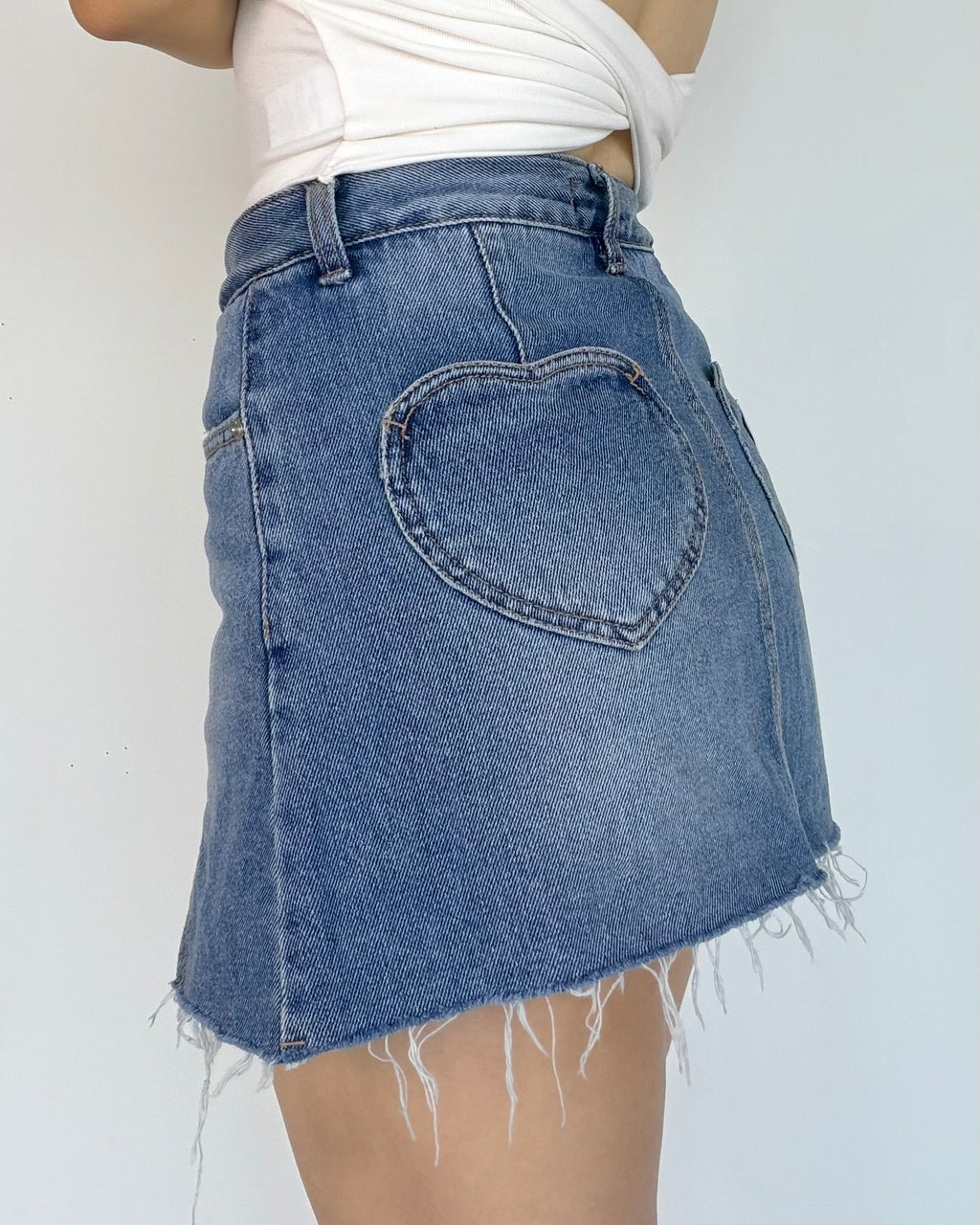 Sweetheart Denim Mini Skirt
愛心口袋牛仔短裙