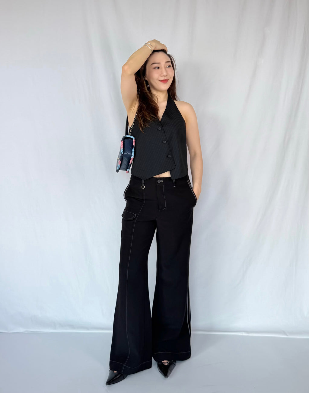 Sleek Pinstripe Halter Vest Top
細條紋西裝掛頸背心