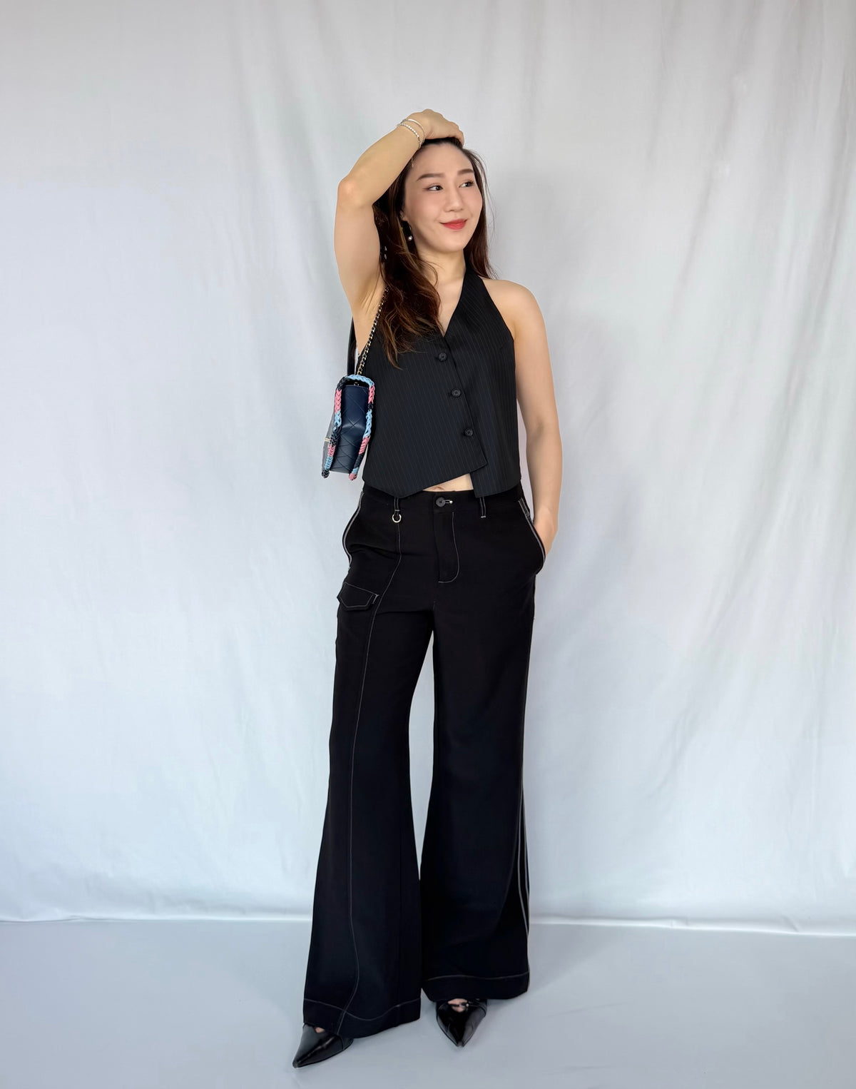 Sleek Pinstripe Halter Vest Top
細條紋西裝掛頸背心