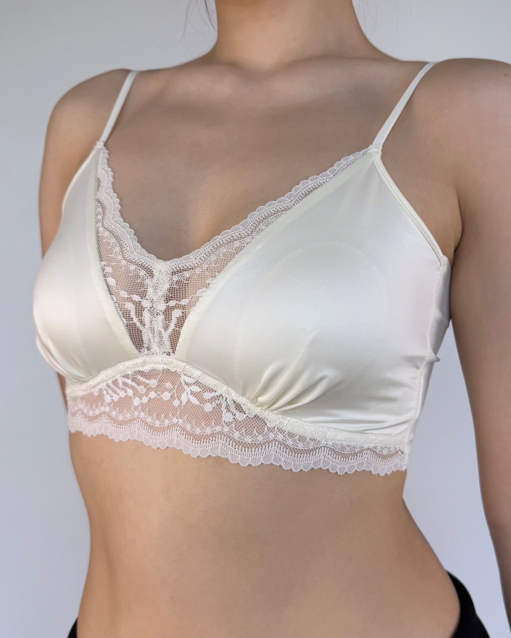 Silky Scalloped Lace Bralette