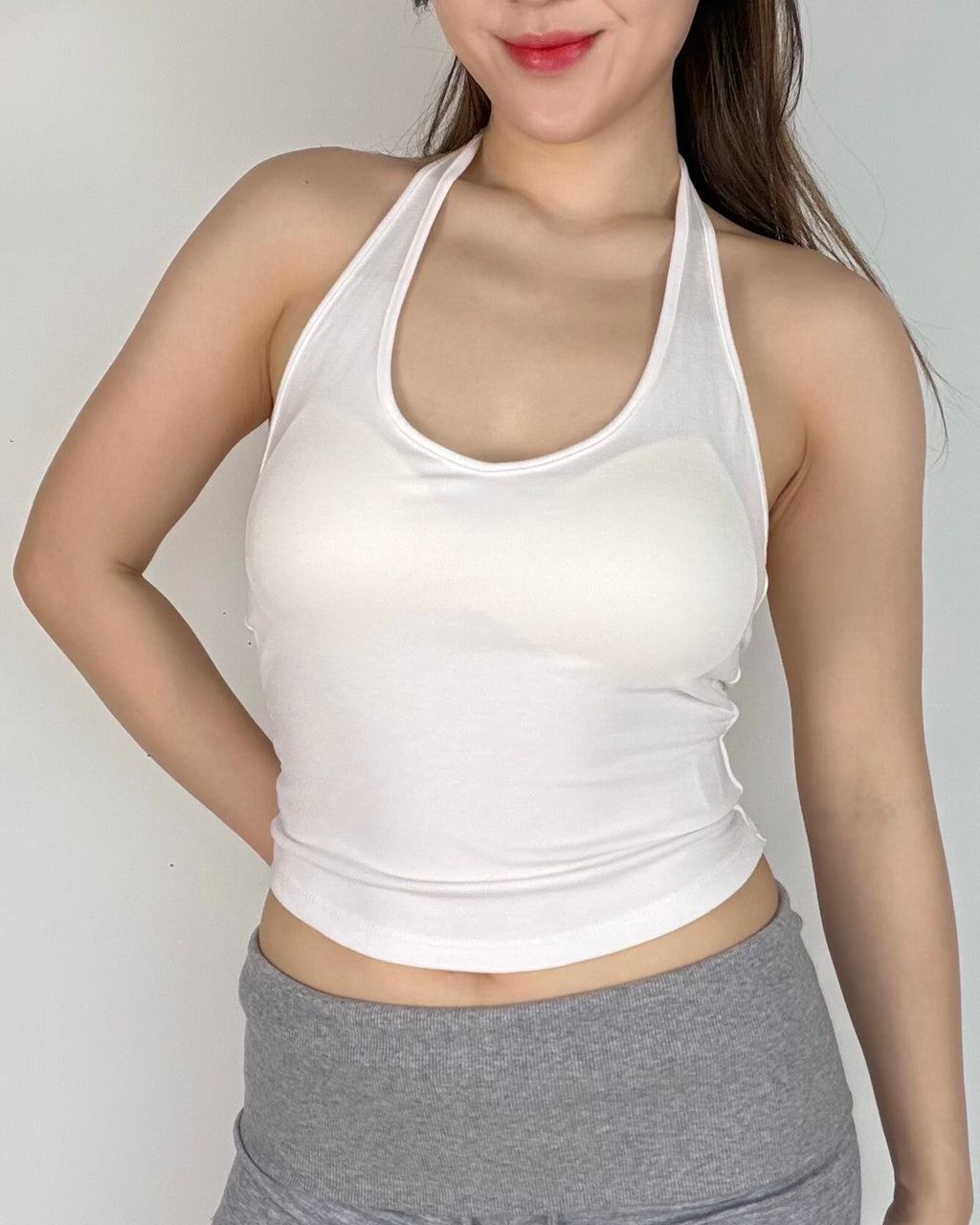 Back Muse Halter Top with Built‑In Pads
露背掛頸連 Pad 上衣