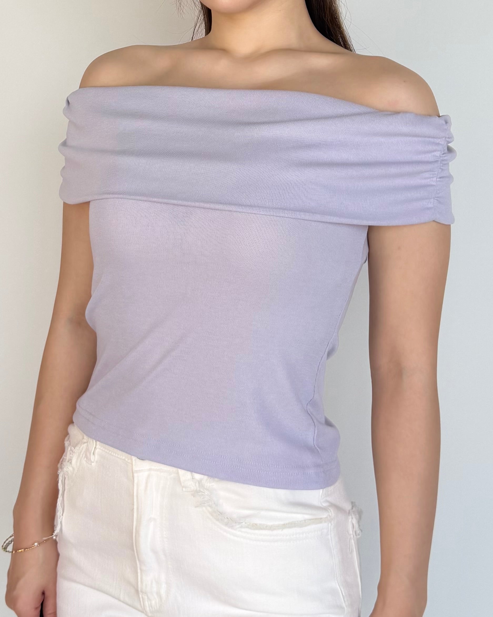 Luna Off‑Shoulder Top
柔霧一字領上衣