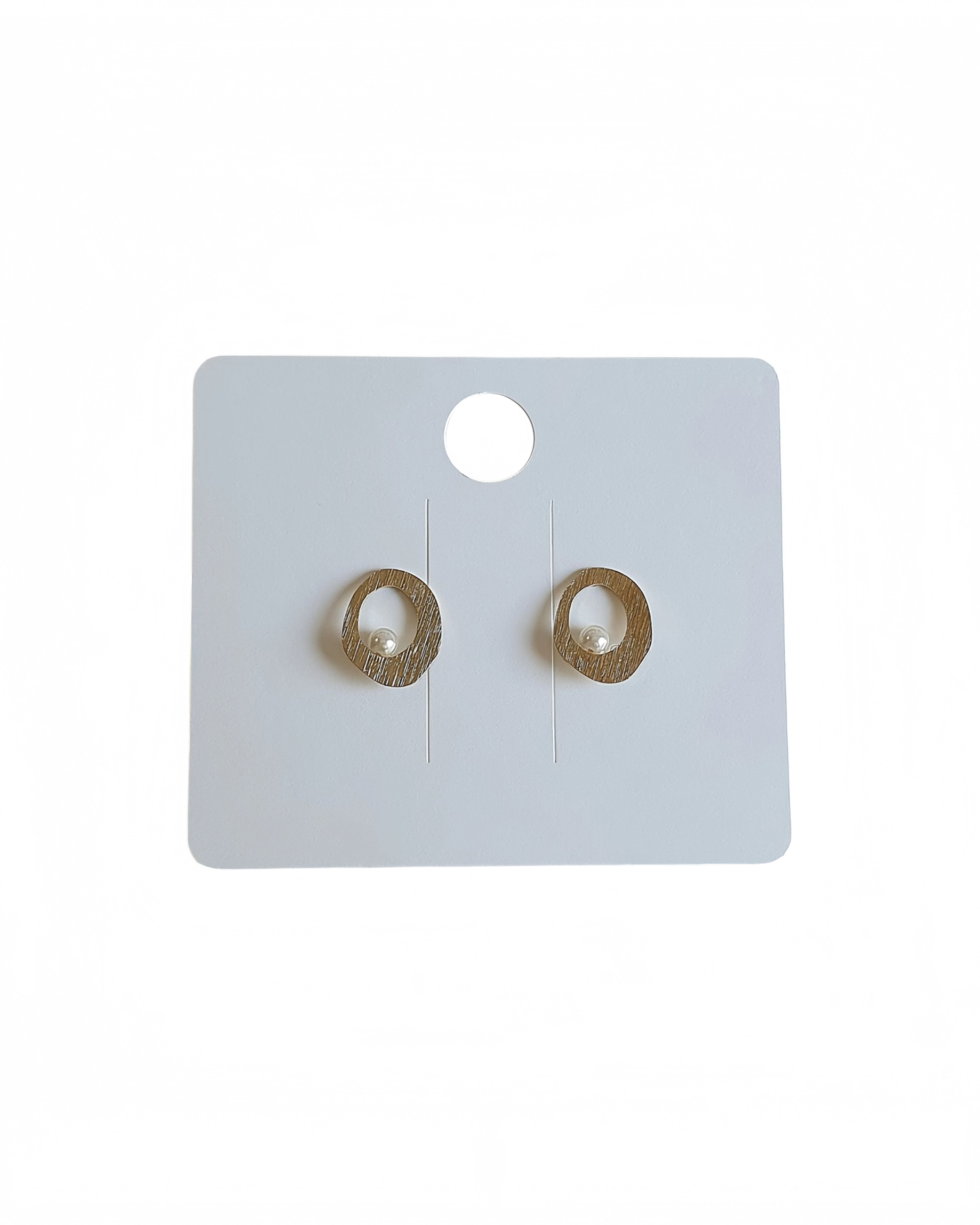 Minimal Oval Pearl Stud Earrings