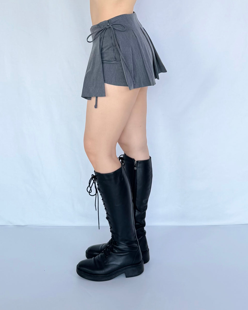 Tailored Pleated Tie-Side Skort
西裝感百褶綁帶裙褲