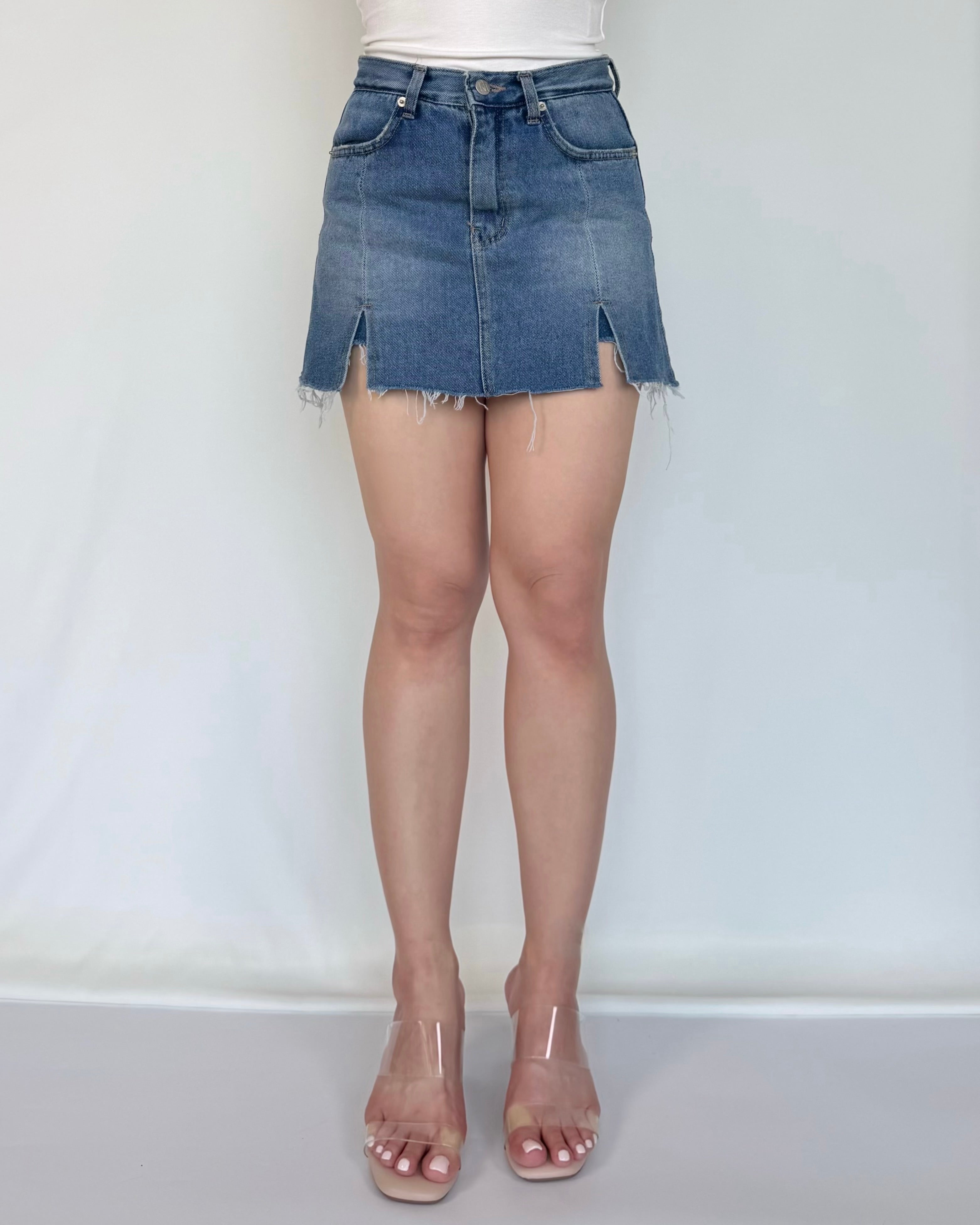 Sweetheart Denim Mini Skirt
愛心口袋牛仔短裙